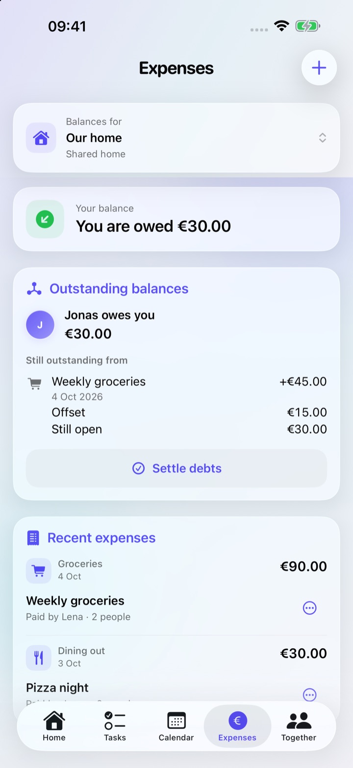 Expenses view with outstanding amounts and shared expenses.